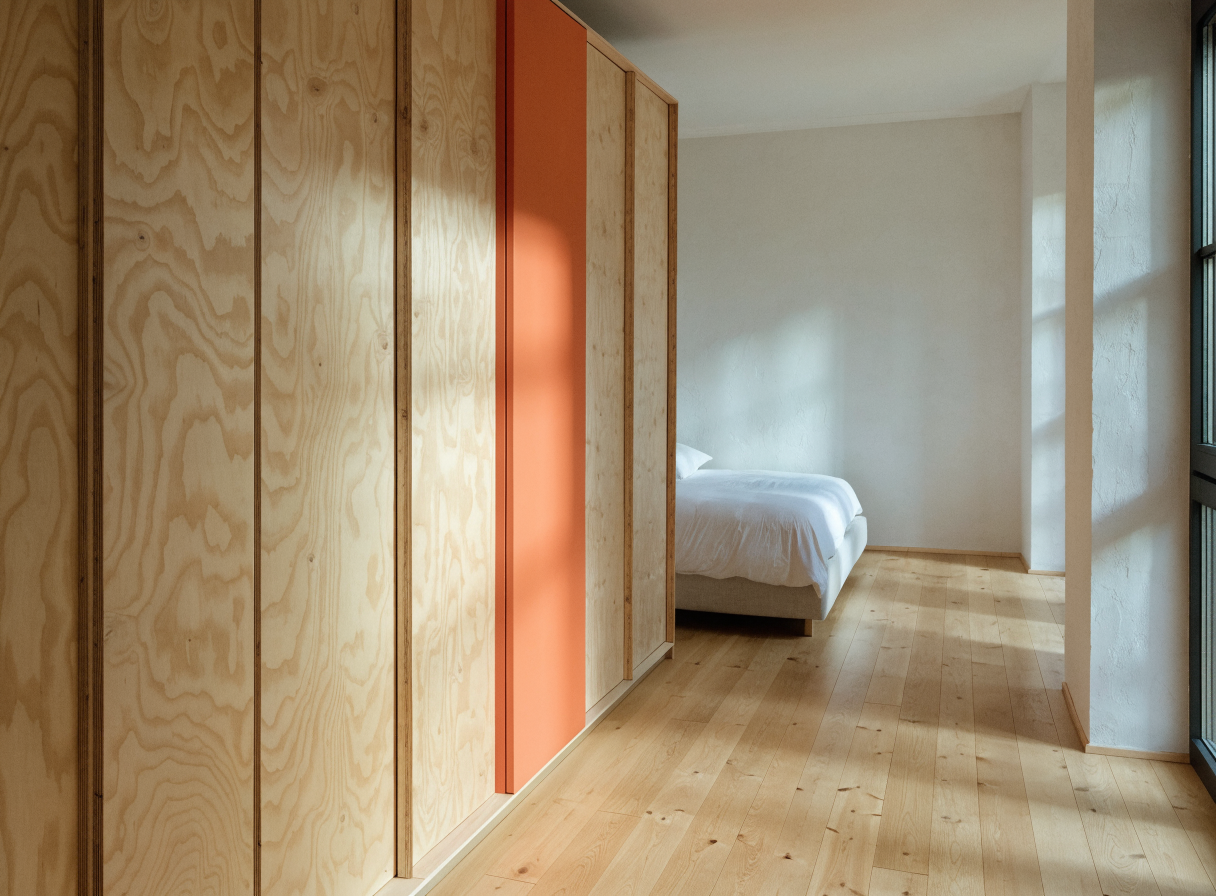 Fitted birch plywood wardrobe